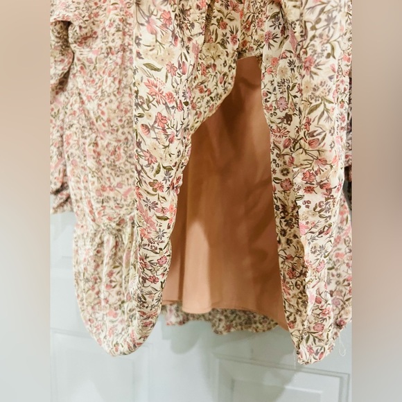 Dress forum size med floral print like new - Picture 7 of 10